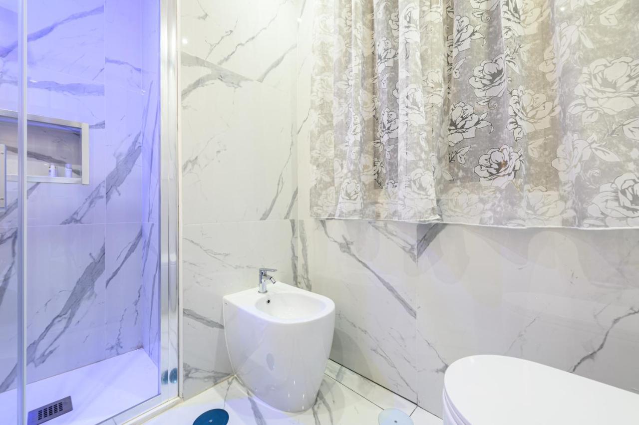 La Magnifica Napoli Apartments White House Bagian luar foto